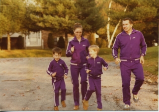 1977-Pat family in